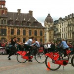 the dance of cycling performs on the V'LILLE bikes